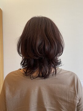 ヘアーウニール(Hair Unir) クセを活かしたフェミニンウルフ