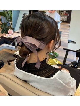 ロンズオーラ(RON'Z AURA) タイトシニヨン