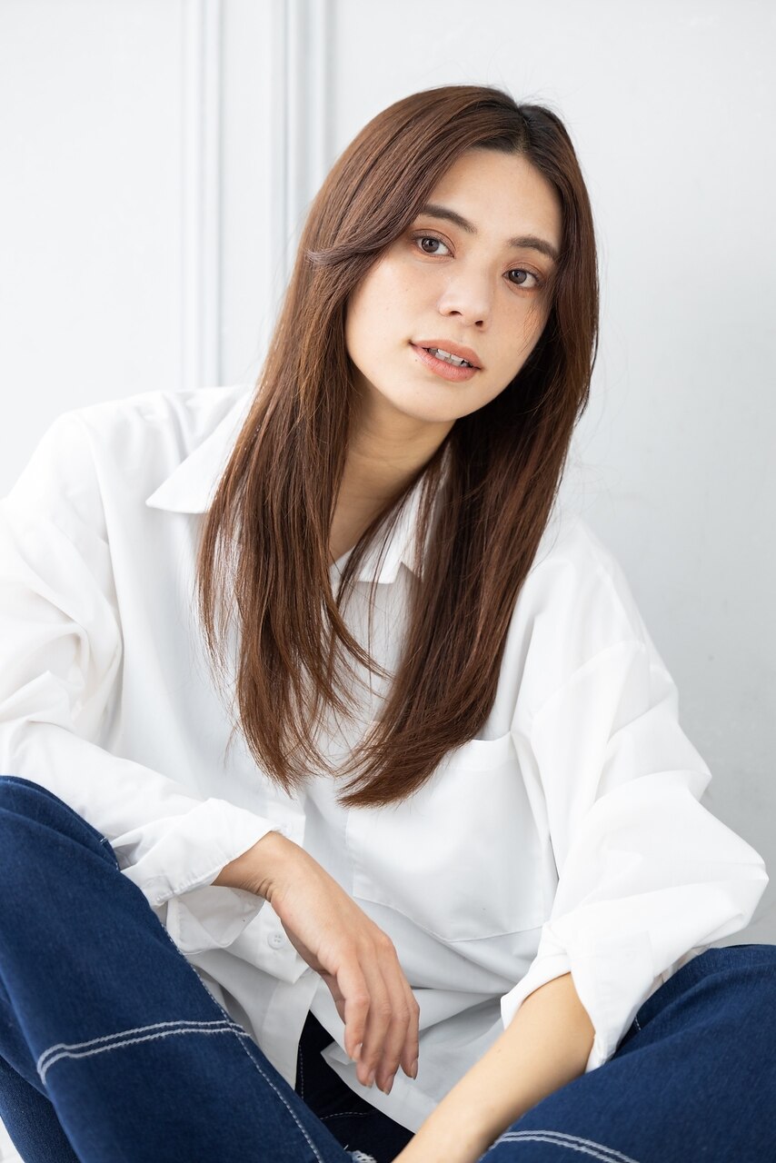 シルキーグロス縮毛矯正+カット（Oggi Ottoシルキーコラーゲン配合)