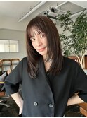 鎖骨ミディアムストレートグレージュ