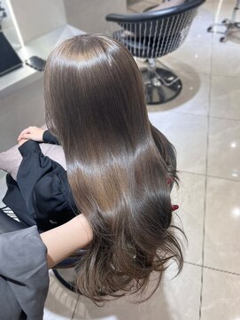 ユーフォリア 池袋東口駅前店(Euphoria) 【Euphoria MITSUKI】透明感抜群のミルクティーグレージュ