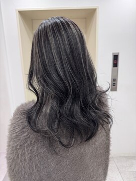 ジゼル(gisele) 白髪ぼかしハイライト