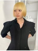 ブロンドボブ顔まわりレイヤー