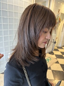 ラパンセヴェール(LA PENSEE VERT) レイヤーカット、顔まわりレイヤー