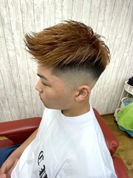 バーバー タカバタ 福井(Barber TAKABATA) スパイキーショート/ダブルカラー/ブリーチ/フェード