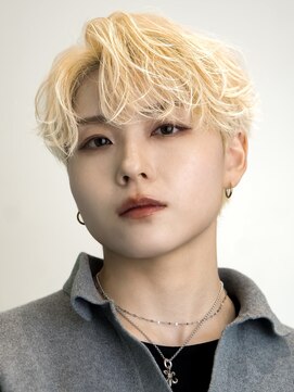 オーシャントーキョーオーバー 渋谷(OCEAN TOKYO OVER) センターパートフェザーパーマニュアンスパーマシャドウパーマ