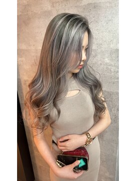 ヘアサロンラルガ 下曽根店(Hair salon Raruga) レイヤー/シャドールーツ/シルバー/ブリーチ/グレージュ