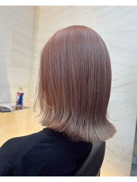 アージェガーデン(AGEE GARDEN) ミルクティーピンク　　レイヤーボブ　顔まわりレイヤー