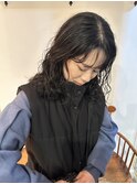 黒髪ミディアムパーマ