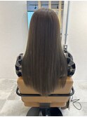 オリーブベージュ