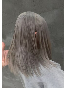 ギーク(Geek) 【Geek春日井】ホワイトグレージュ《担当 篠原》