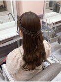 髪の毛リボンハーフアップ