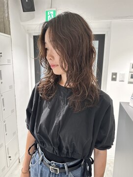 ヨーク(YOKE) YOKE レイヤーカットニュアンスパーマ簡単スタイリングベージュ