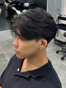 ジーニー 千葉(GENiE) ウルフ/センターパート/カルマパーマ/ニュアンスパーマ/古荘竜生