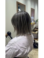 リフル 八王子(RIFULL) ハイライト バレイヤージュ ショート レイヤー 髪質改善