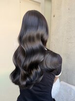 ヒン(HIN)&nbsp;艶めくモカパープルロングスタイル