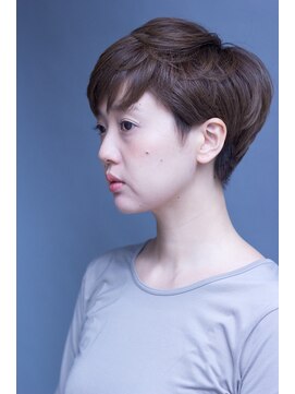 美容室 ロハン アン・ハサウェイ風ショートスタイル