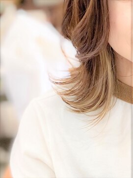 ヘアサロン リュッカ(Lycka) 【Ｌｙｃｋａ】 インナーブリーチ×ヌーディベージュ