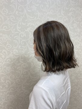 ラブニール ハトル(L'avenir Hathor) 波巻き切りっぱなしボブ