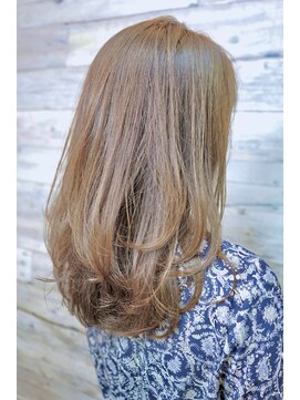 ビューティライブラリヘアラボサロン(BEAUTY LIBRARY Hair Lab Salon) イルミナカラーミルクティーベージュ