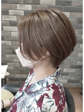 エピス 麻生1号店(epice) ナチュラルグレージュ×くびれショート