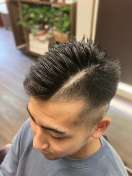 ペルフェッタ 佐鳴台店 フットボールフェードヘア