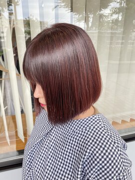 エイト(eight) 艶のあるボルドーカラー