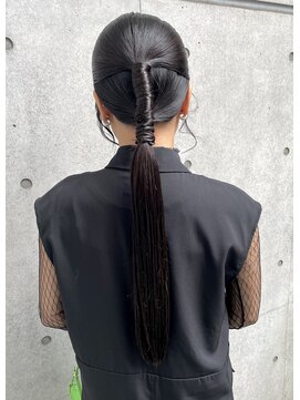 金子美容室 タイトポニーテール