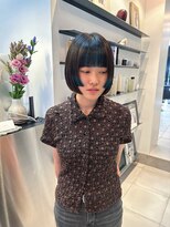 シータ(sheta)&nbsp;【表参道sheta小林】ステップボーンカットインナーカラー