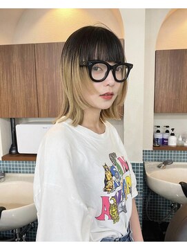 ヒュー(Hew) グラデーションカラー×顔まわりカット×ハイトーン(代官山)