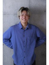 THE Nia スタイリスト