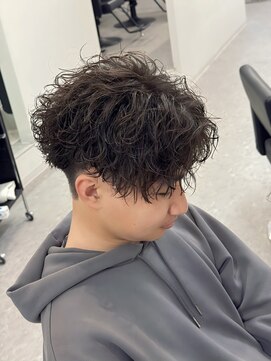 ブライト(BRIGHT) シャドウパーマセンターパート