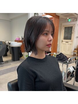 イル 天神西通り店(ill) 20代30代ボブ／グレージュ/透明感/天神/大名