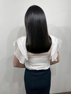 イオエ 元町(ioe) 前髪/暗髪カラー/艶カラー/小顔カット/髪質改善/縮毛矯正/黒髪