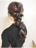 ねじりヘアアレンジ