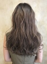 ブリーチなしで外国人風に★☆赤味を消して透明感、柔らかさが叶う！『アディクシーカラー』導入【UMM】