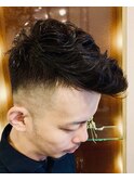アップバングの外国人風刈上げパーマスタイル！