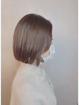 グランドライン(GRAND LINE) 《GRANDLINE友田千栄》首ラインすっきりな前下がりボブ