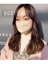 アーティザナル ニノミヤ(artisanale) 細めハイライトを入れたロングスタイル