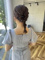 リジー(Litzy)&nbsp;甘め編みポニー