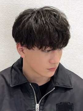 オーシャントーキョー 仙台(OCEAN TOKYO) 刈り上げマッシュシャドウパーマ黒髪2ブロックショート波巻き