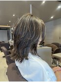 【くびれミディアムレイヤー】ハイライトで白髪ぼかし