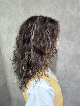 ウル バイ ドット(ulu by dot.) 【仁藤】ウルフパーマ/スパイラル[町田駅/髪質改善/縮毛矯正]
