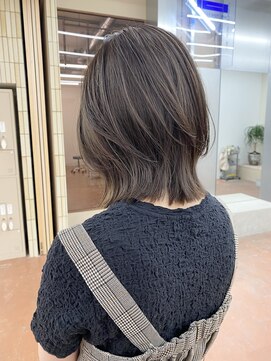 パークレーン アイス イヴェン(park lane ICI yeven) ブリーチなし切りっぱなしボブミディアムショートボブ秋カラー