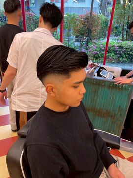 キングスマントーキョー 立川北口店(KINGSMAN TOKYO) アップバング / ツーブロック / スキンフェード 【立川】