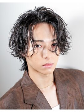 オーシャントーキョー ホワイト 原宿(OCEAN TOKYO WHITE) ミディアムセンターパートウルフシャドウパーマ韓国ヘア黒髪