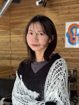 サーリー(SURLY) ベビーバング顔まわりカットミディアムレイヤー
