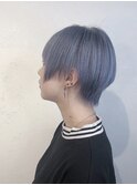 個性派ハイトーン_ブルーシルバー_ショートボブ