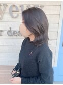 外ハネミディアムスタイル+アッシュグレー