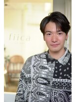 フィーカ(fiica) メンズナチュラルストレート　かき上げヘア
